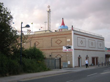 Click on image to see full-sized version animals suffering from neglect on Funtasias building