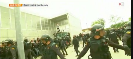 the paramilitary Guardia Civil "a por ellos" attack civil rights groups and the Catalan president's franchise